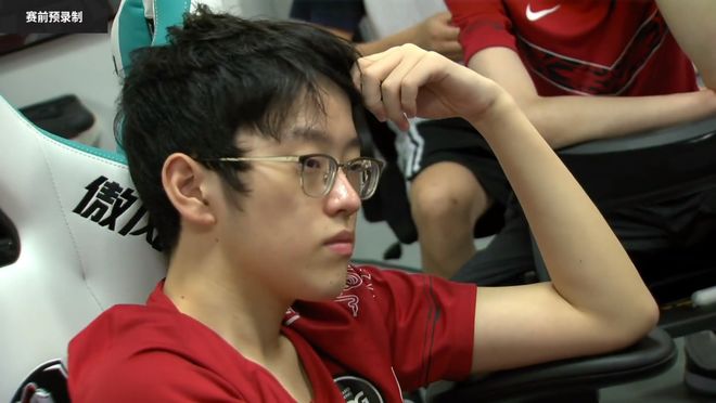 scout打爆doinb scout打爆doinb